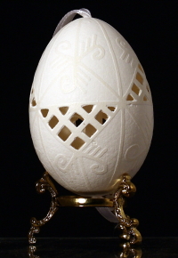 Goose egg shell carved with acid - Hungary