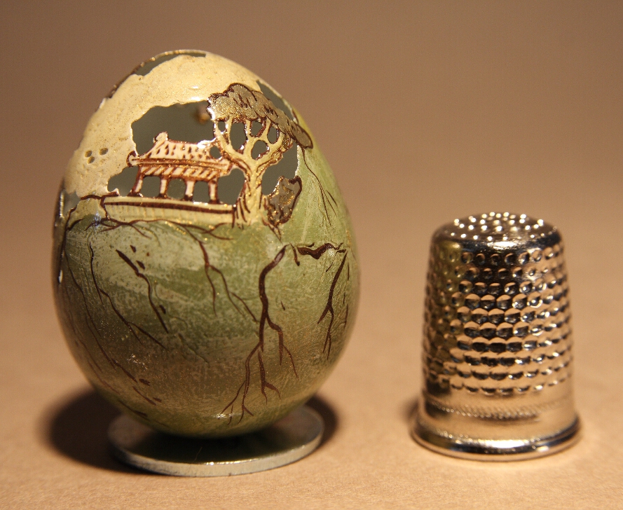 Painted quail egg shell - Christel - France