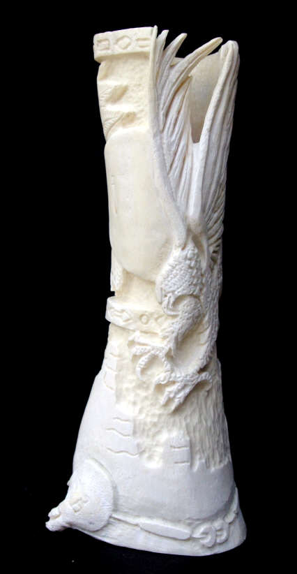 Luc B., sculpture sur os de boeuf