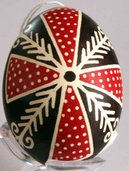 Oeuf de poule Pysanky - Technique traditionnelle de batik à la cire : Hongrie