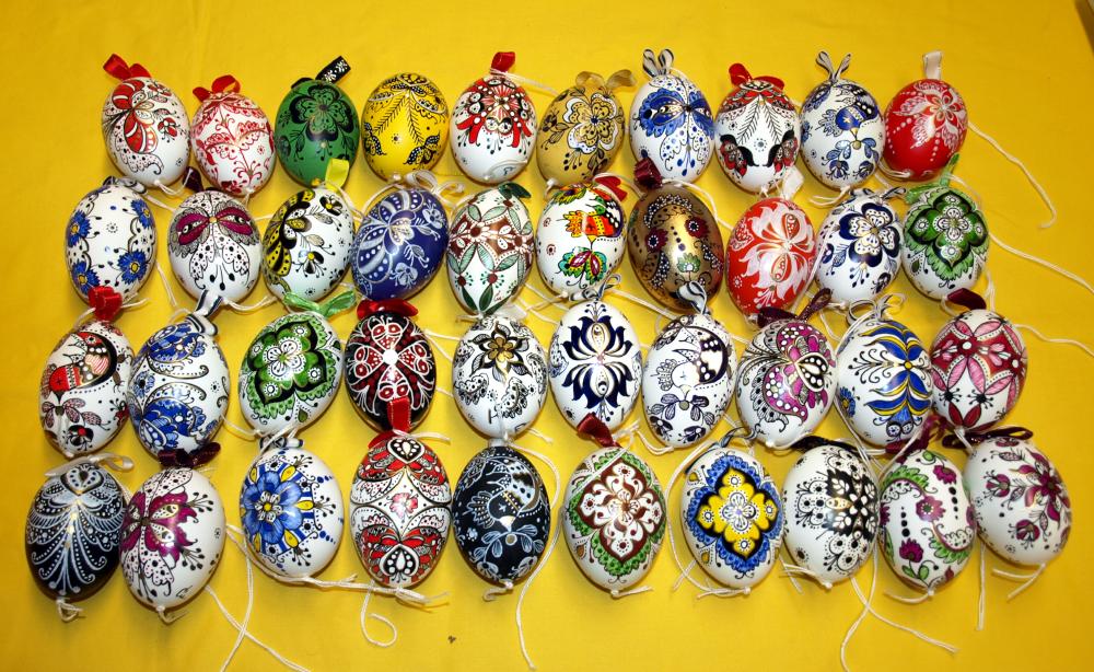 Decorated egg shells