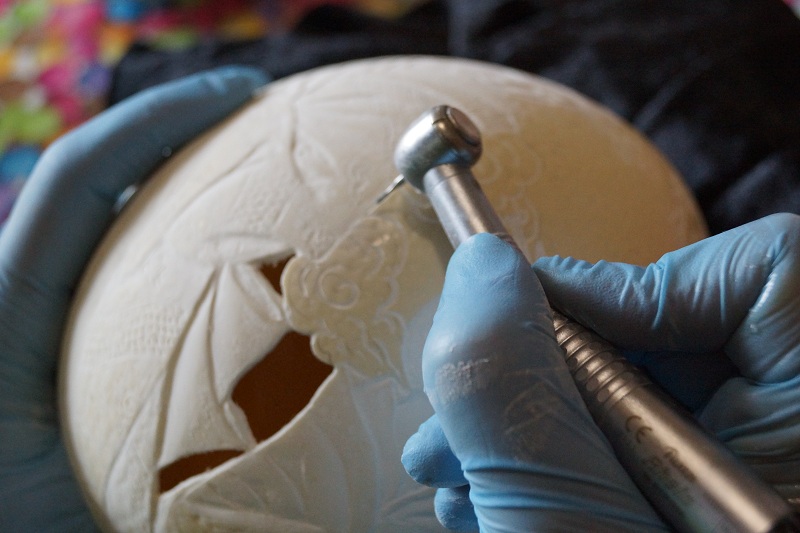 
		
Carving an ostrich egg, step by step by Christel Assante
 
		
