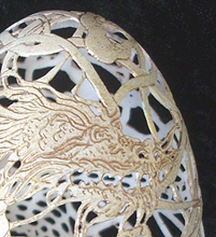 Egg carving - Christel Assante