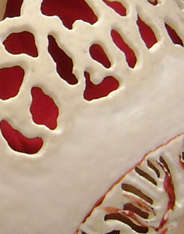 Sandrine, sculptrice sur oeufs