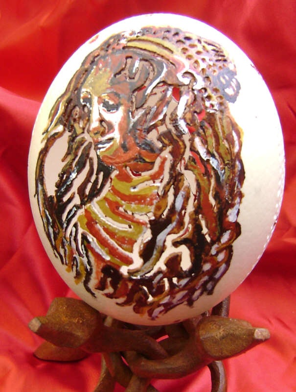 Sandrine, sculptrice sur oeufs