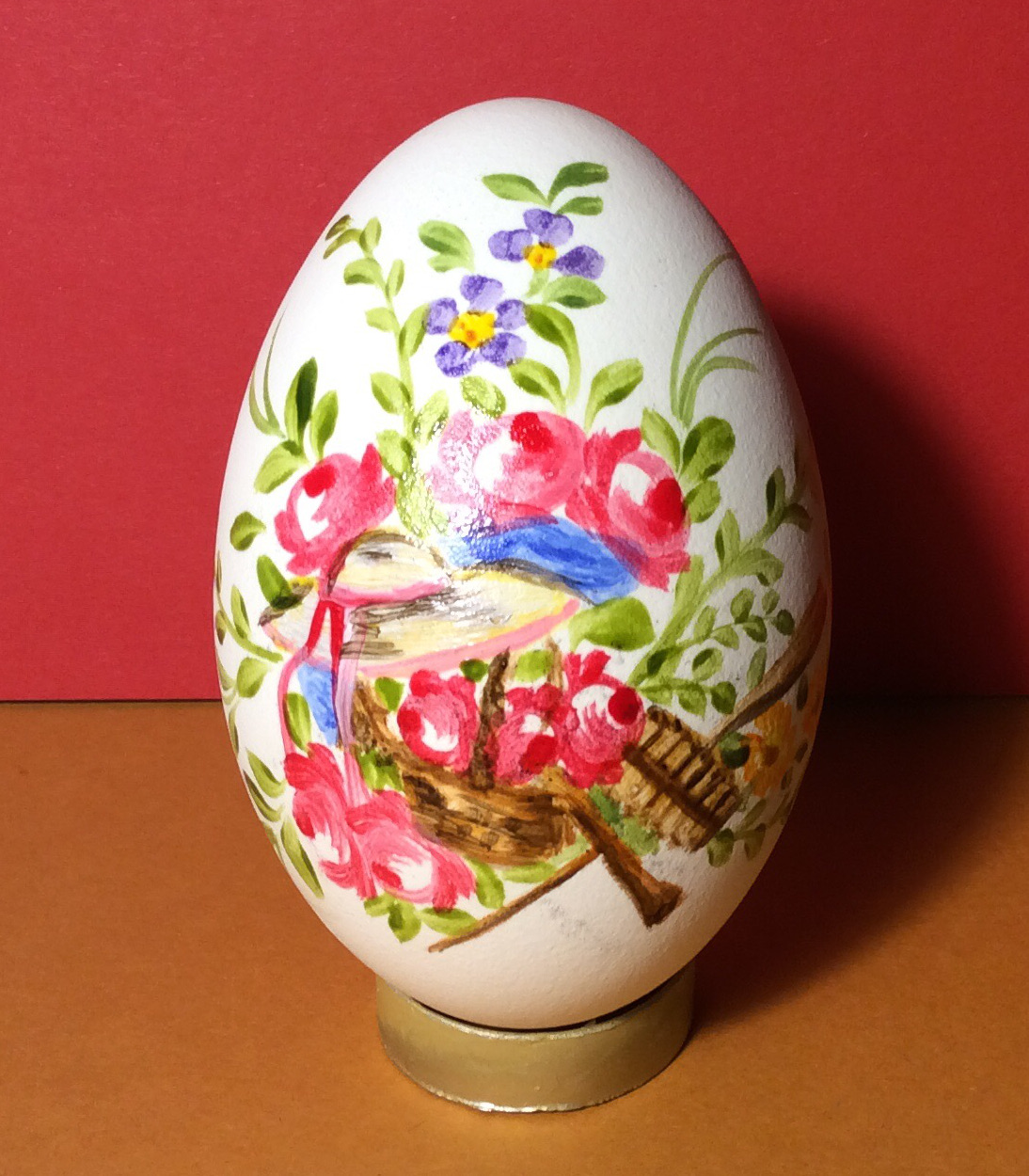 Oeuf d'oie peint avec peinture porcelaine avec passage au four