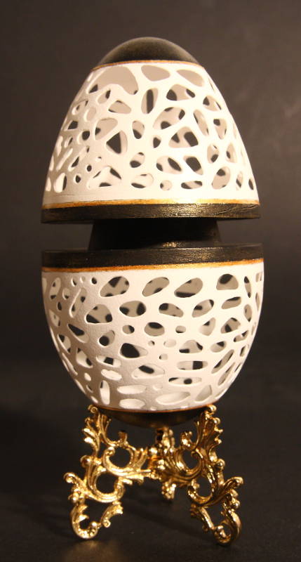  Oeuf d'oie sculpté et peint