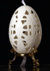 Carved goose egg shell worked with acid within shell thickness : Hungary