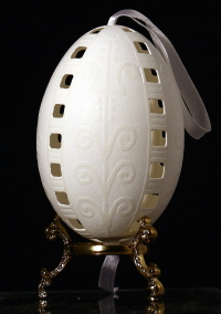 Carved goose egg shell worked with acid within shell thickness : Hungary