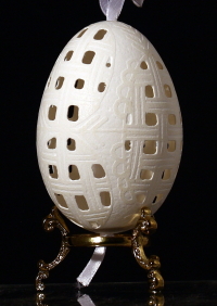 Carved goose egg shell worked with acid within shell thickness : Hungary