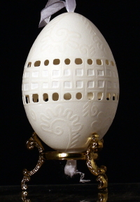 Carved goose egg shell worked with acid within shell thickness : Hungary