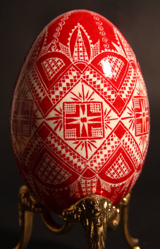  Oeuf décoré par Viorica ( Roumanie) 