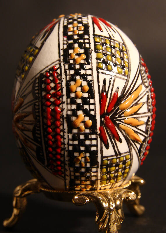  Oeuf décoré par Viorica ( Roumanie) 