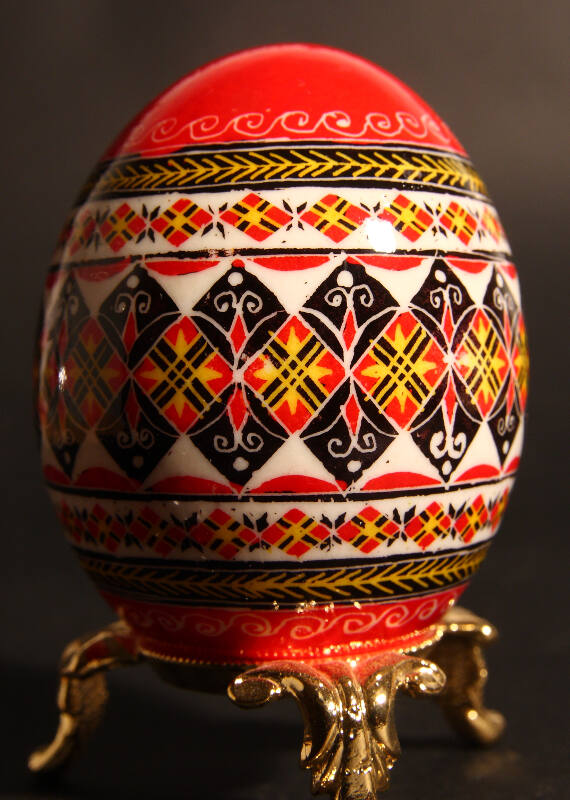  Oeuf décoré par Viorica ( Roumanie) 