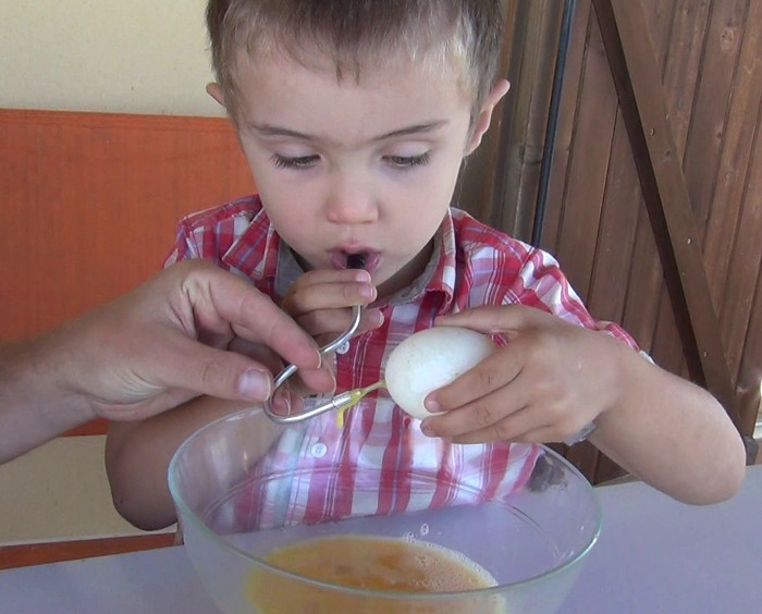 
	 How to... blow out an egg with a single hole    
