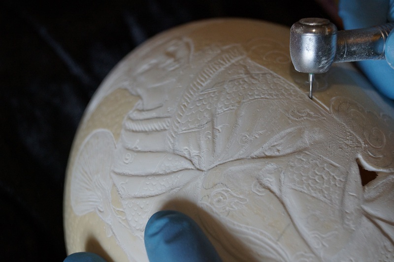 
		
Carving an ostrich egg, step by step by Christel Assante
  
		