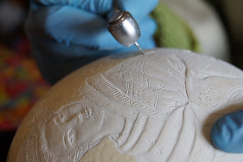 
		
Carving an ostrich egg, step by step by Christel Assante
  
		